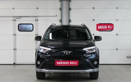 Toyota RAV4, 2017 год, 2 445 000 рублей, 2 фотография