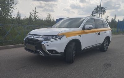 Mitsubishi Outlander III рестайлинг 3, 2019 год, 1 930 000 рублей, 1 фотография