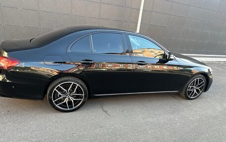 Mercedes-Benz E-Класс, 2019 год, 4 200 000 рублей, 9 фотография
