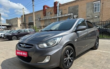 Hyundai Solaris II рестайлинг, 2012 год, 570 000 рублей, 27 фотография