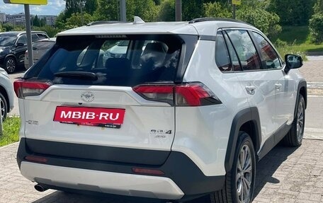 Toyota RAV4, 2024 год, 3 680 000 рублей, 5 фотография