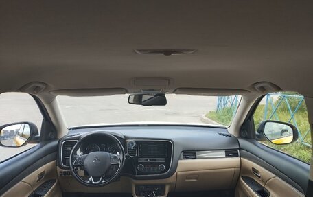 Mitsubishi Outlander III рестайлинг 3, 2019 год, 1 930 000 рублей, 4 фотография