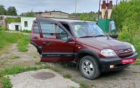Chevrolet Niva I рестайлинг, 2004 год, 270 000 рублей, 2 фотография