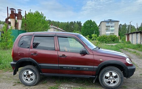 Chevrolet Niva I рестайлинг, 2004 год, 270 000 рублей, 21 фотография