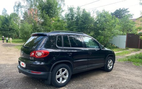 Volkswagen Tiguan I, 2011 год, 980 000 рублей, 3 фотография