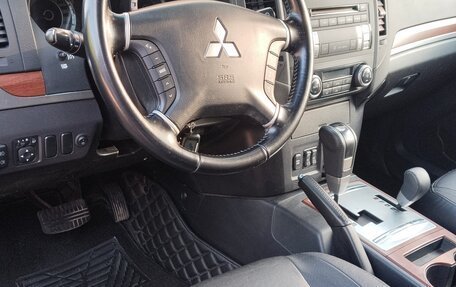 Mitsubishi Pajero IV, 2008 год, 2 250 000 рублей, 29 фотография