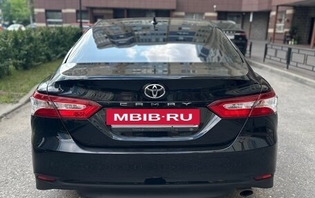 Toyota Camry, 2021 год, 3 290 000 рублей, 8 фотография
