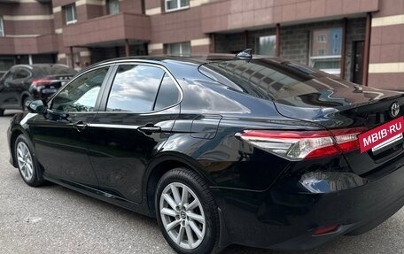 Toyota Camry, 2021 год, 3 290 000 рублей, 7 фотография