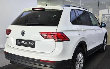 Volkswagen Tiguan II, 2020 год, 2 199 000 рублей, 6 фотография