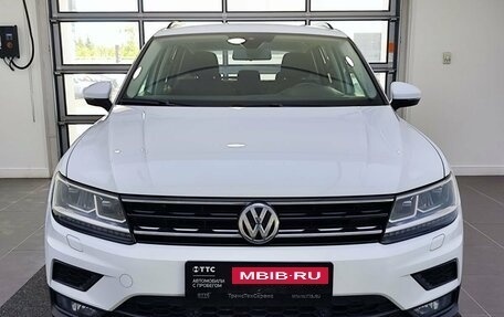Volkswagen Tiguan II, 2020 год, 2 199 000 рублей, 2 фотография