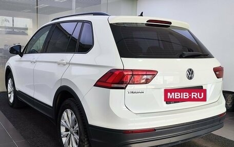 Volkswagen Tiguan II, 2020 год, 2 199 000 рублей, 8 фотография