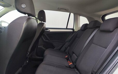 Volkswagen Tiguan II, 2020 год, 2 199 000 рублей, 15 фотография
