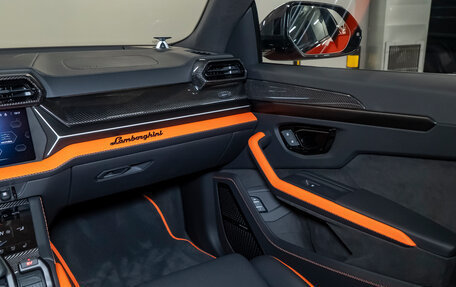 Lamborghini Urus I, 2025 год, 52 990 000 рублей, 26 фотография