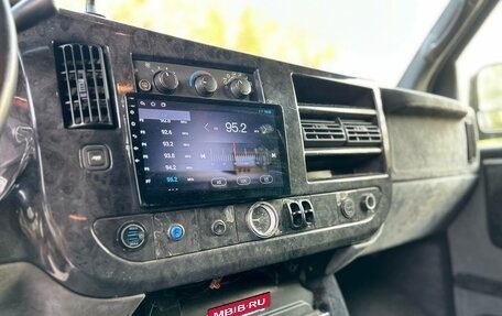Chevrolet Express II, 2010 год, 2 650 000 рублей, 2 фотография