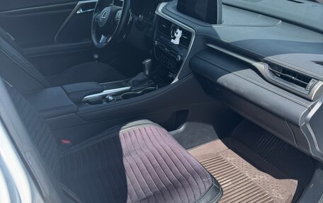 Lexus RX IV рестайлинг, 2021 год, 5 400 000 рублей, 6 фотография