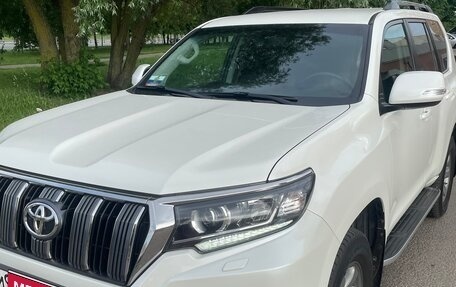 Toyota Land Cruiser Prado 150 рестайлинг 2, 2018 год, 4 800 000 рублей, 4 фотография