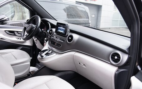 Mercedes-Benz V-Класс, 2016 год, 6 990 000 рублей, 23 фотография