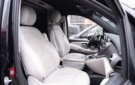 Mercedes-Benz V-Класс, 2016 год, 6 990 000 рублей, 22 фотография