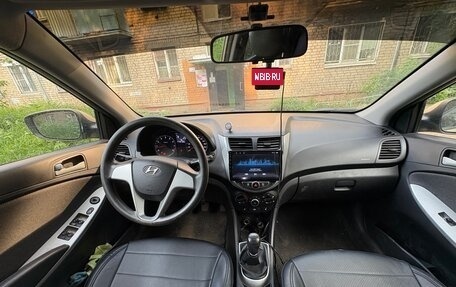Hyundai Solaris II рестайлинг, 2011 год, 665 000 рублей, 7 фотография