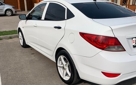 Hyundai Solaris II рестайлинг, 2014 год, 820 000 рублей, 3 фотография