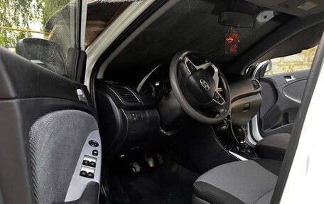 Hyundai Solaris II рестайлинг, 2014 год, 820 000 рублей, 7 фотография