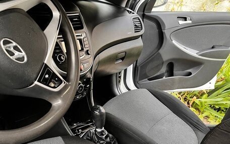 Hyundai Solaris II рестайлинг, 2014 год, 820 000 рублей, 11 фотография