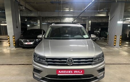 Volkswagen Tiguan II, 2017 год, 2 645 000 рублей, 3 фотография