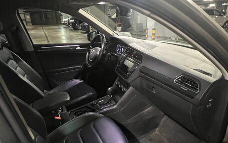Volkswagen Tiguan II, 2017 год, 2 645 000 рублей, 16 фотография