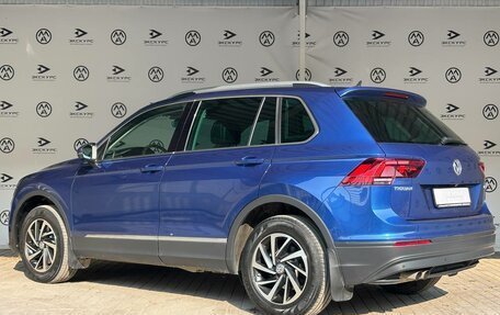Volkswagen Tiguan II, 2018 год, 2 600 000 рублей, 2 фотография