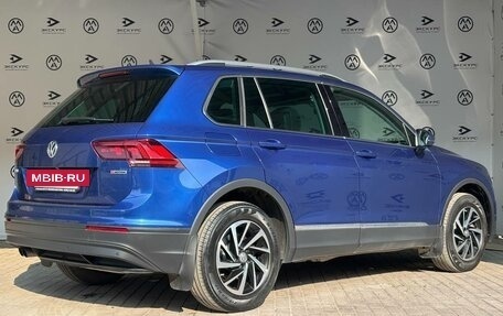 Volkswagen Tiguan II, 2018 год, 2 600 000 рублей, 4 фотография