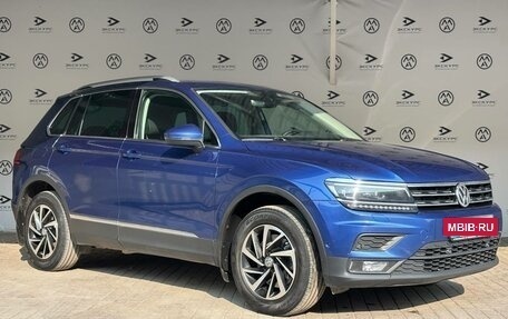 Volkswagen Tiguan II, 2018 год, 2 600 000 рублей, 3 фотография