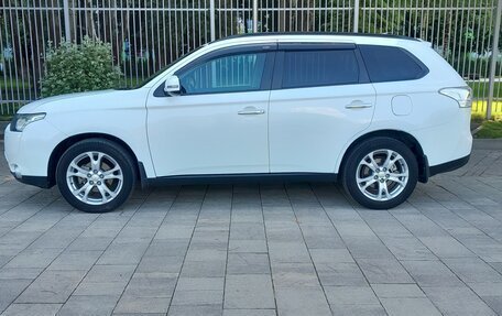Mitsubishi Outlander III рестайлинг 3, 2012 год, 1 700 000 рублей, 2 фотография
