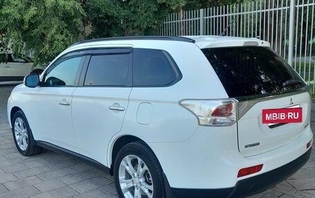 Mitsubishi Outlander III рестайлинг 3, 2012 год, 1 700 000 рублей, 3 фотография