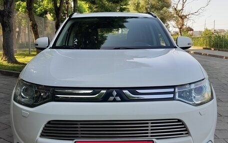 Mitsubishi Outlander III рестайлинг 3, 2012 год, 1 700 000 рублей, 7 фотография