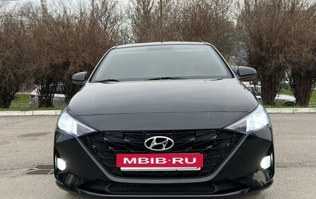 Hyundai Solaris II рестайлинг, 2021 год, 1 750 000 рублей, 3 фотография