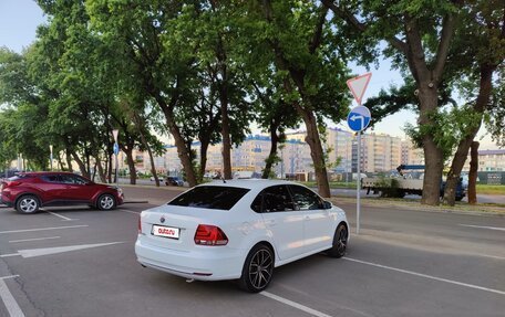 Volkswagen Polo VI (EU Market), 2016 год, 850 000 рублей, 2 фотография