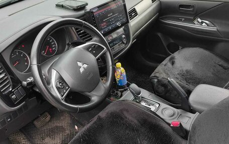 Mitsubishi Outlander III рестайлинг 3, 2015 год, 1 200 000 рублей, 1 фотография