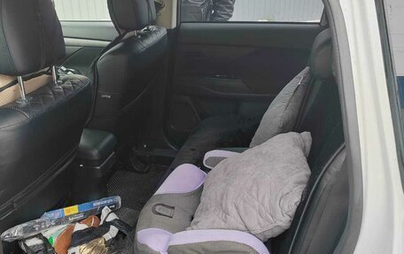 Mitsubishi Outlander III рестайлинг 3, 2015 год, 1 200 000 рублей, 8 фотография