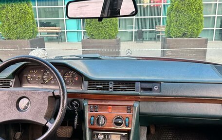 Mercedes-Benz W124, 1990 год, 300 000 рублей, 3 фотография