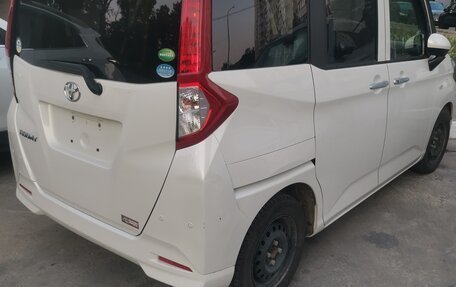 Toyota Roomy I, 2019 год, 1 050 000 рублей, 4 фотография