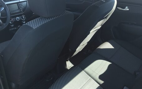 KIA Rio IV, 2018 год, 1 495 000 рублей, 10 фотография