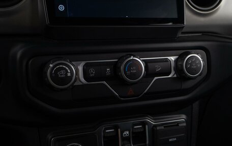 Jeep Wrangler, 2019 год, 5 050 000 рублей, 17 фотография