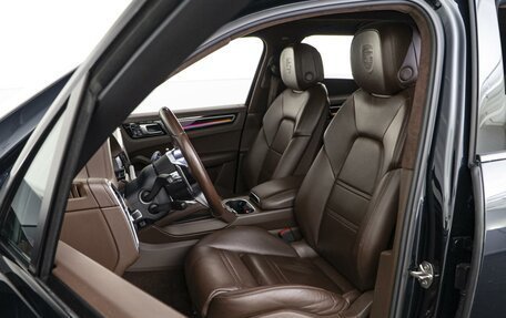 Porsche Cayenne III, 2018 год, 5 899 000 рублей, 10 фотография
