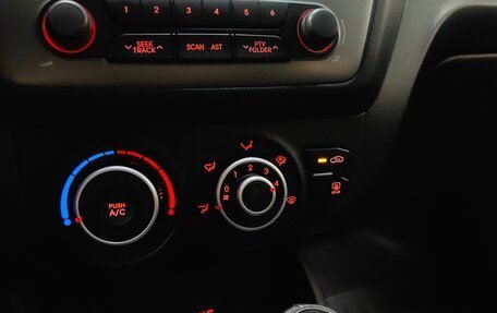 KIA Rio III рестайлинг, 2014 год, 979 000 рублей, 15 фотография