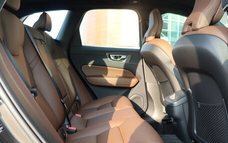 Volvo XC60 II, 2024 год, 7 100 000 рублей, 33 фотография