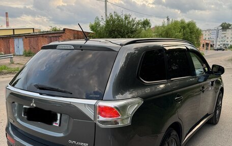 Mitsubishi Outlander III рестайлинг 3, 2013 год, 1 700 000 рублей, 7 фотография