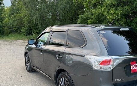 Mitsubishi Outlander III рестайлинг 3, 2013 год, 1 700 000 рублей, 5 фотография