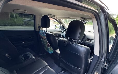 Mitsubishi Outlander III рестайлинг 3, 2013 год, 1 700 000 рублей, 12 фотография