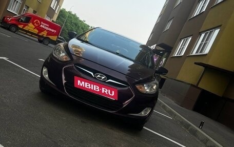 Hyundai Solaris II рестайлинг, 2012 год, 870 000 рублей, 2 фотография