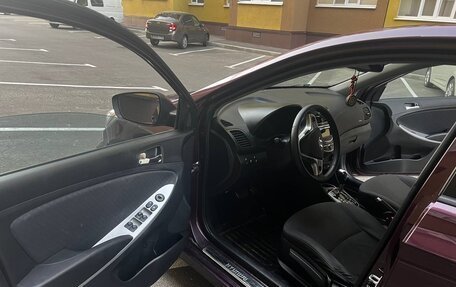 Hyundai Solaris II рестайлинг, 2012 год, 870 000 рублей, 10 фотография